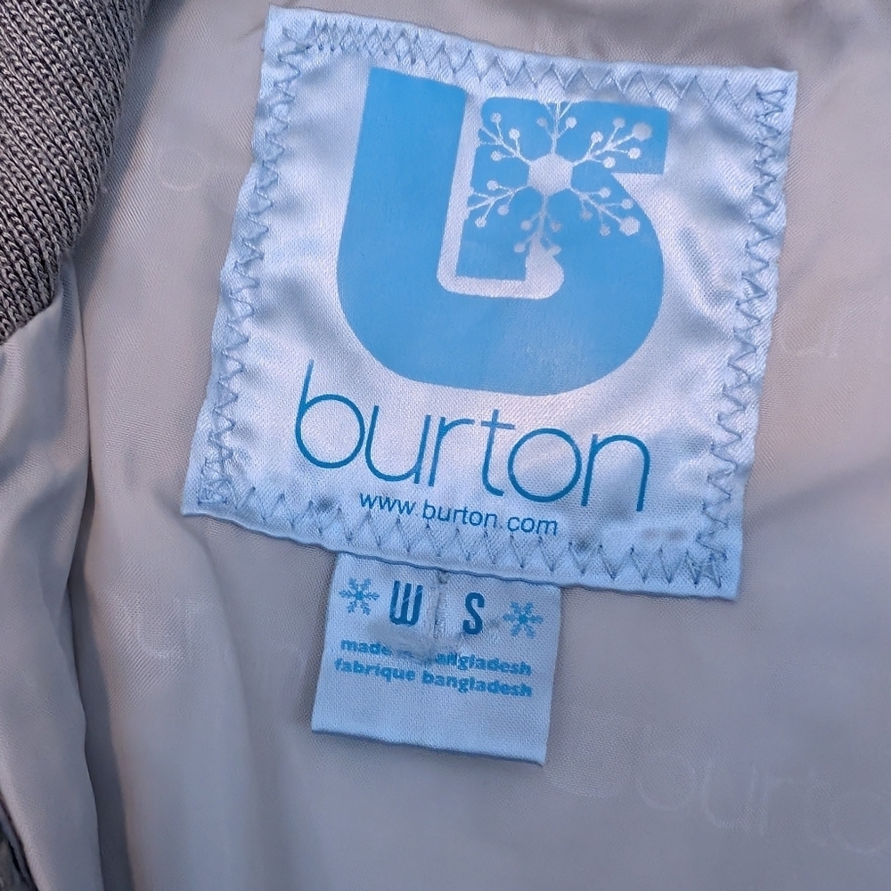 Burton Quilted Gray Coat/Jacket w/ Zipper Pockets Size Small - Picture 7 of 9